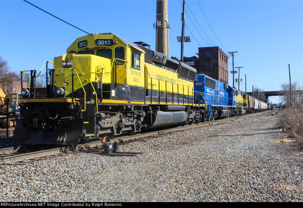 CSXT 2624 clears Northbound Route 17 in a rare daylight move on the Lodi branch
